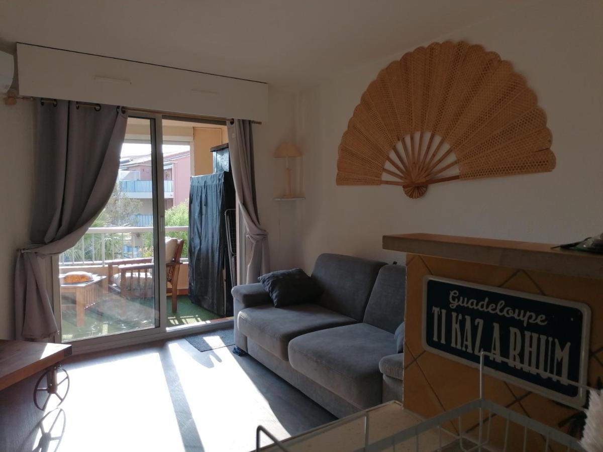 Appartement Au Lagon Bleu A Frejus, Garage, Tennis & Piscine 1200 M2 Luaran gambar
