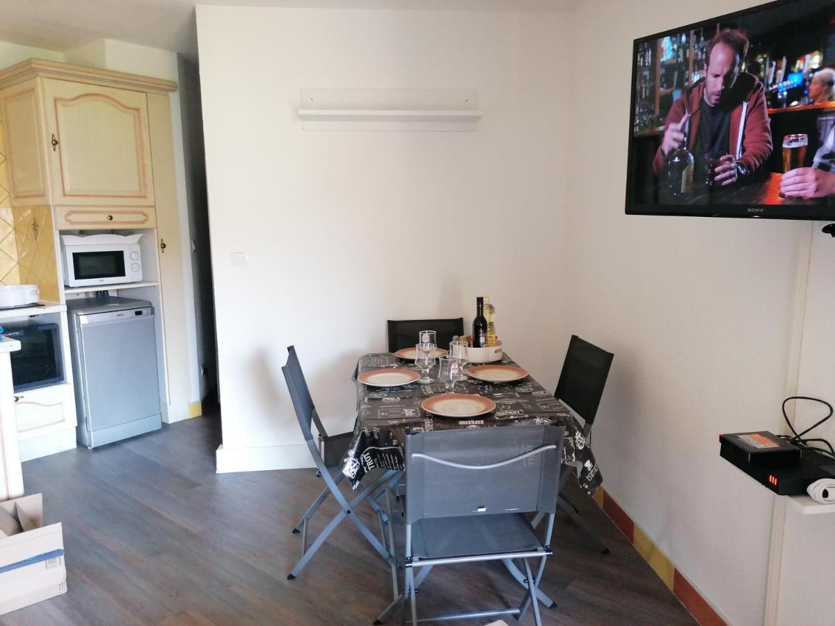 Appartement Au Lagon Bleu A Frejus, Garage, Tennis & Piscine 1200 M2 Luaran gambar