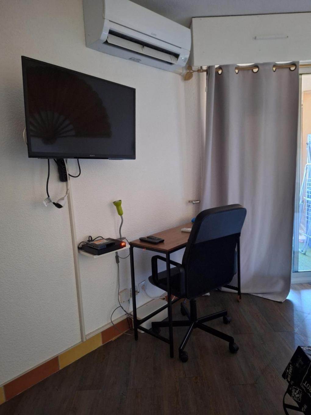 Appartement Au Lagon Bleu A Frejus, Garage, Tennis & Piscine 1200 M2 Luaran gambar